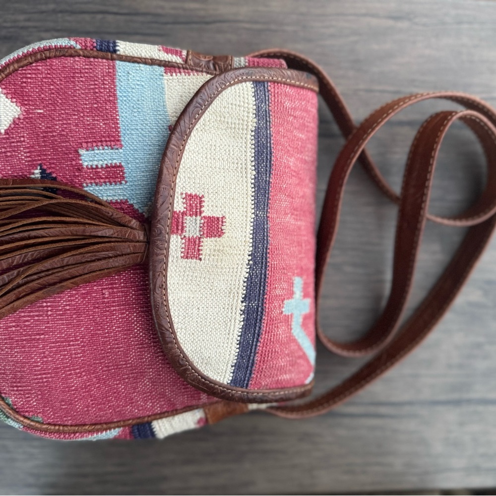 Artisan Southwestern Bohemian Saddle Blanket Leather Strap Crossbody Bag - Picture 10 of 15